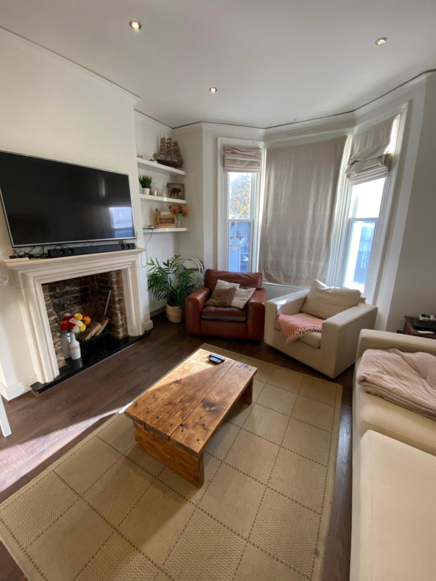 Radiant And Roomy 2bd Flat - Fulham! Apartment *