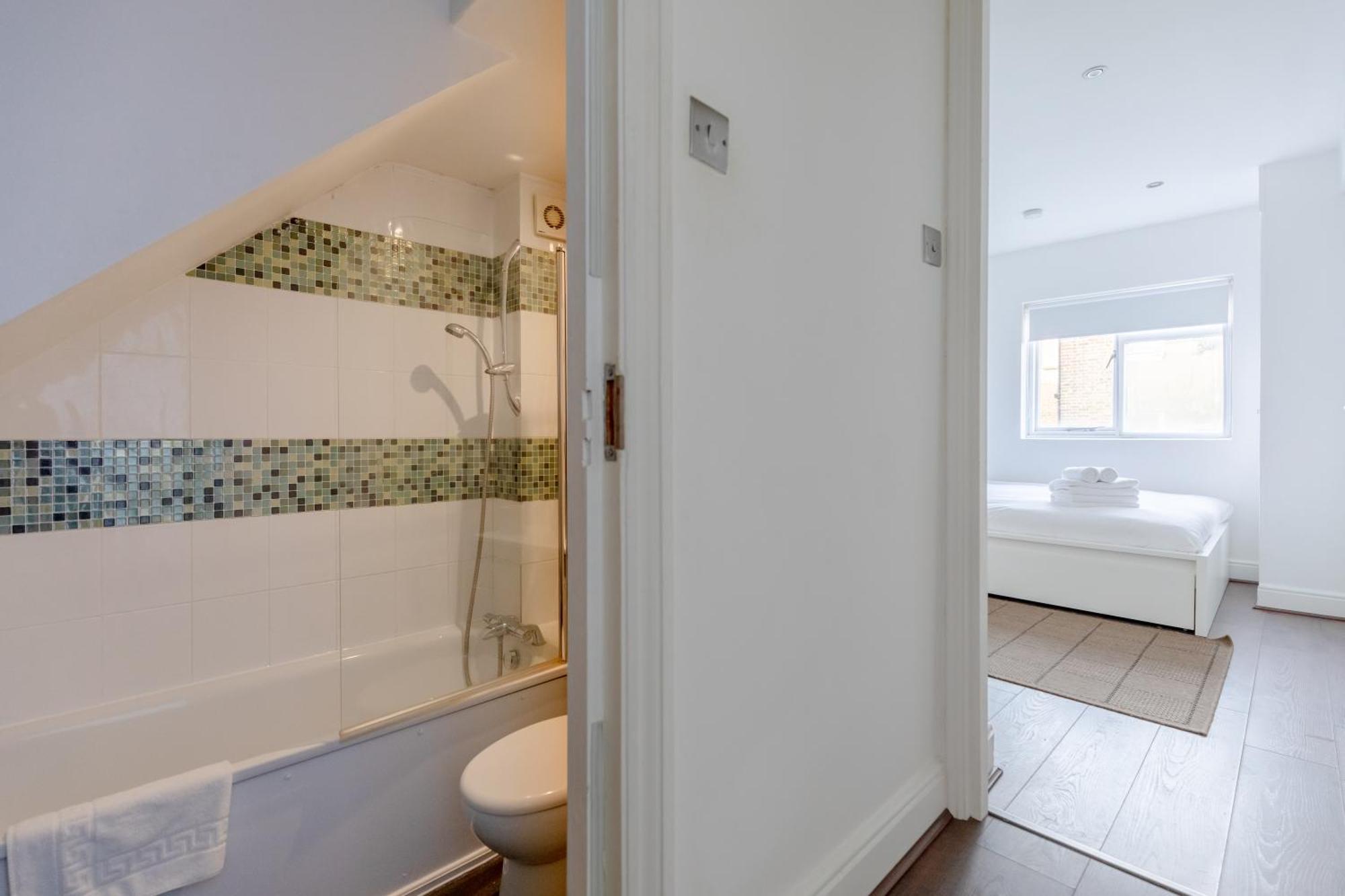 Radiant And Roomy 2bd Flat - Fulham! *