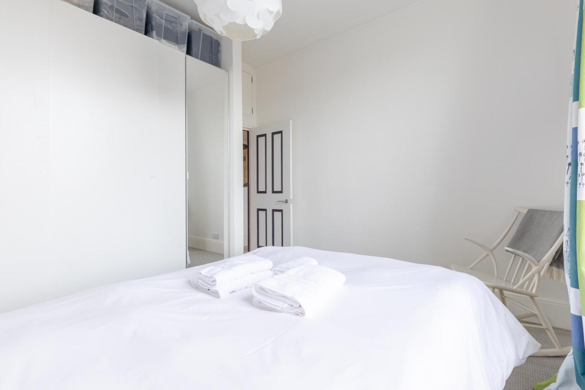 Charming 2bd Hideaway - Caledonian Road Camden! * London