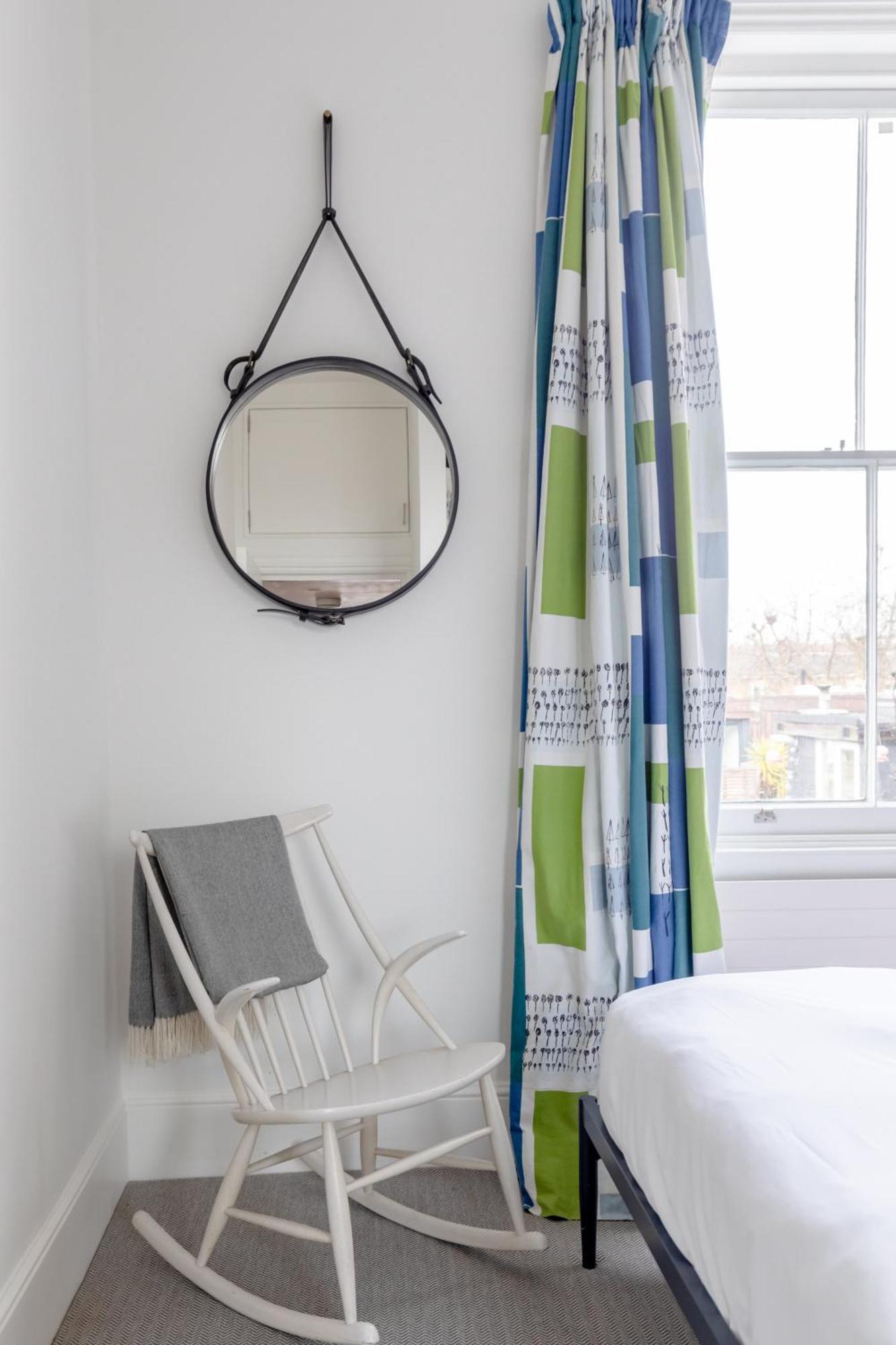 Apartment Charming 2bd Hideaway - Caledonian Road Camden! London