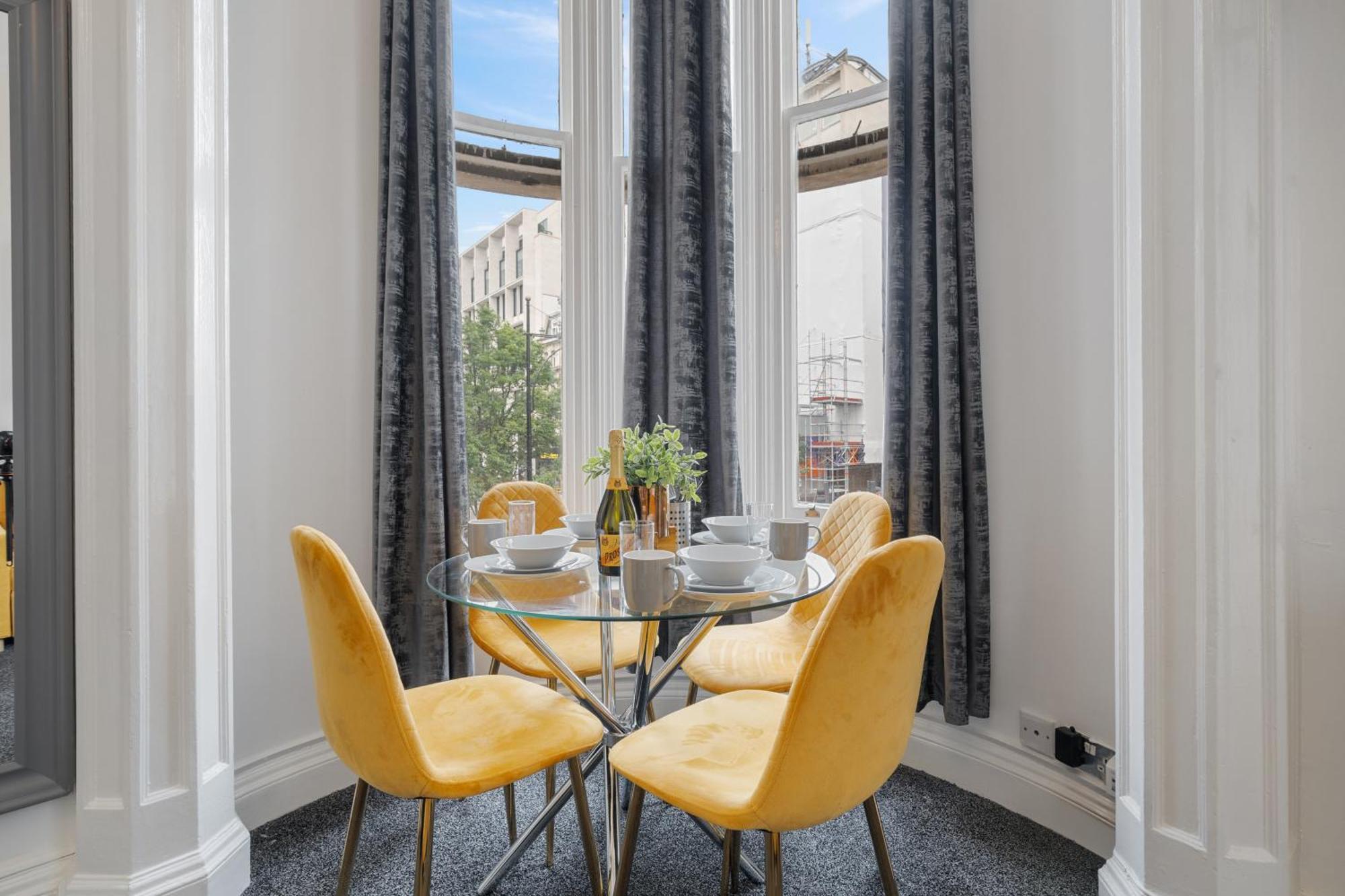Elegant 3 Bedroom On Oxford Street Luxury Living In 2gc Apartamento