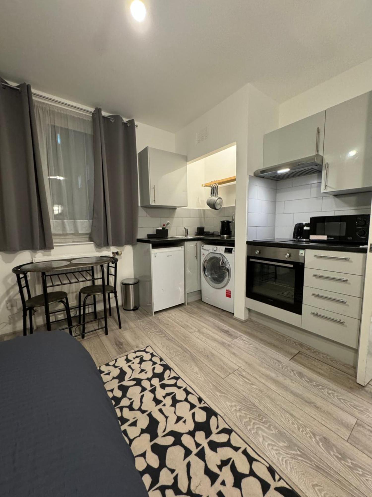 Spacious - South Kensington - Harrods Apartment *
