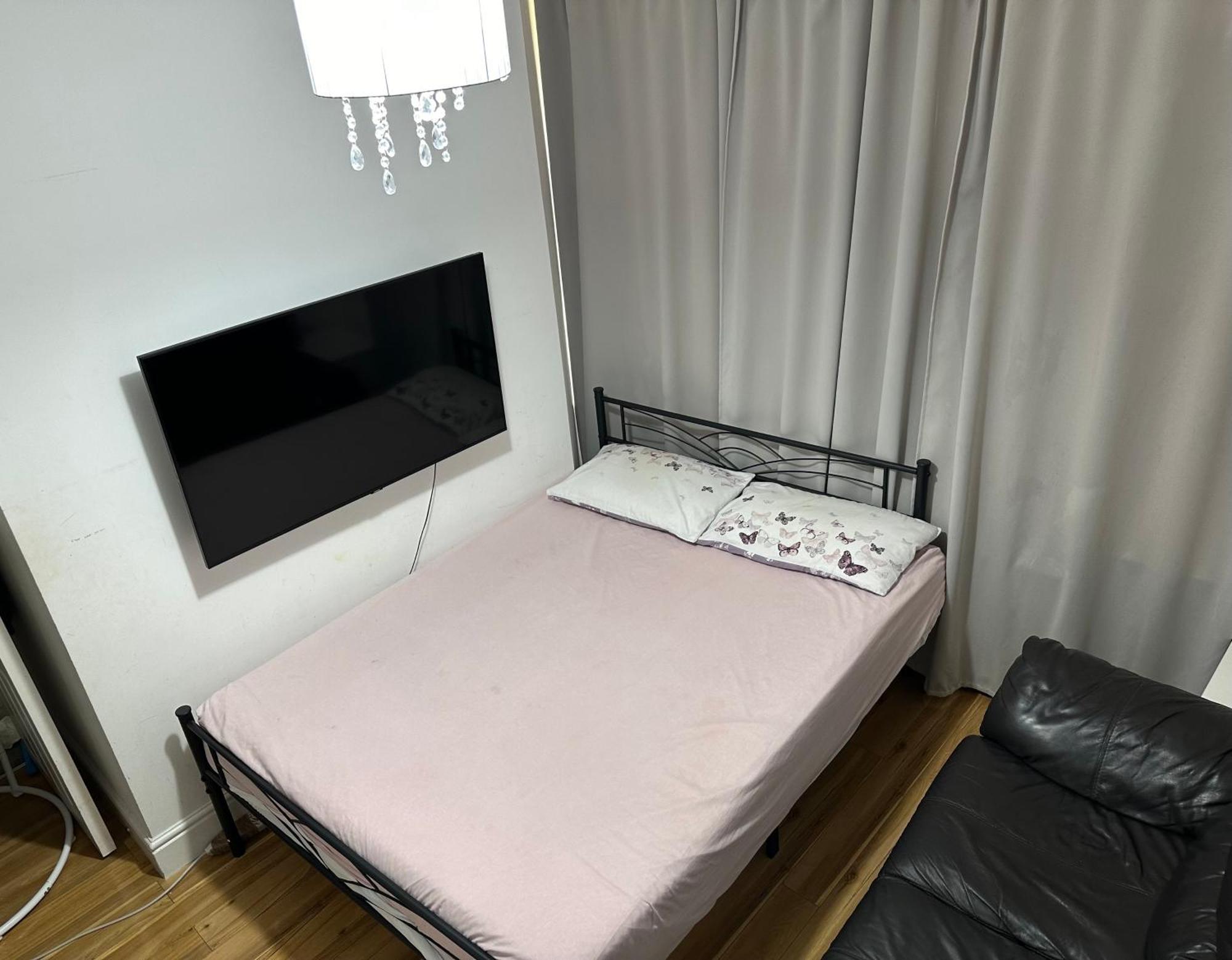 2 Bed Flat In Apartment