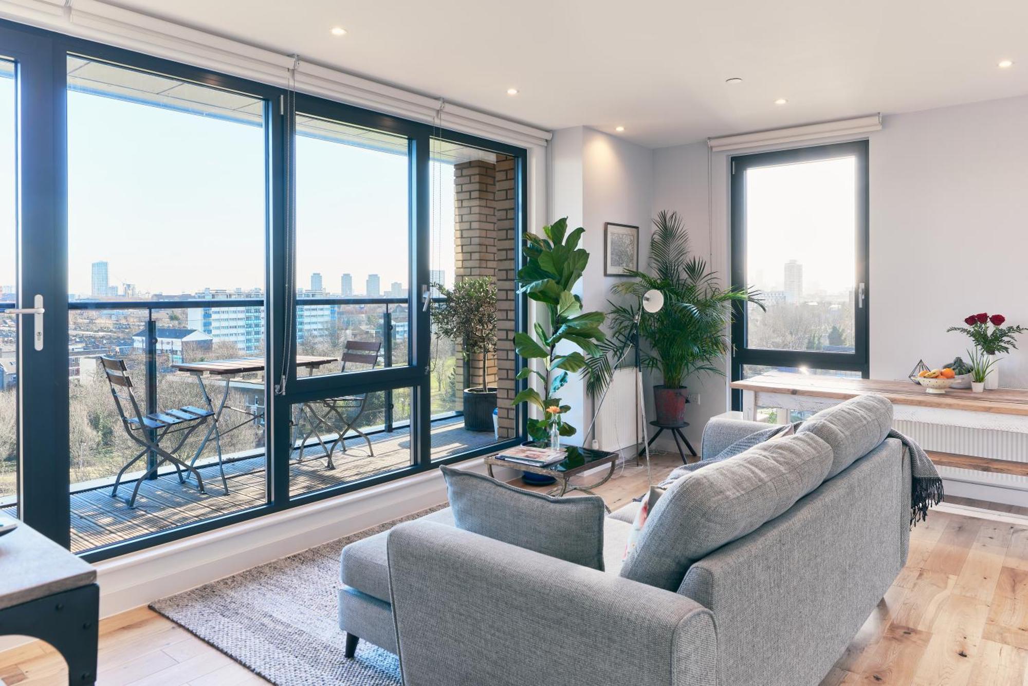 Apartment Beautiful 1 Bedroom With Balcony Near Mile End *