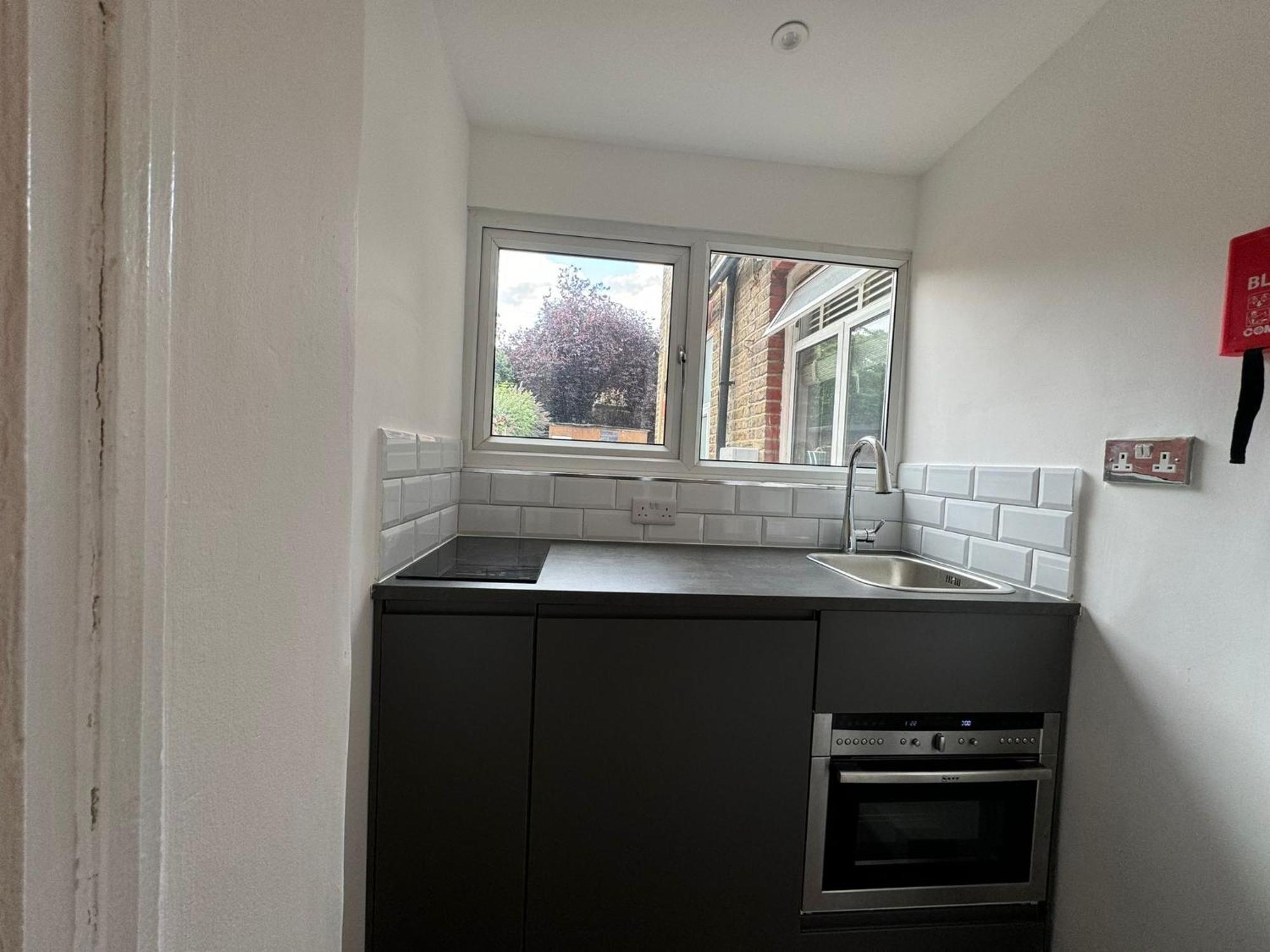 Modern Studio Chiswick Apartment