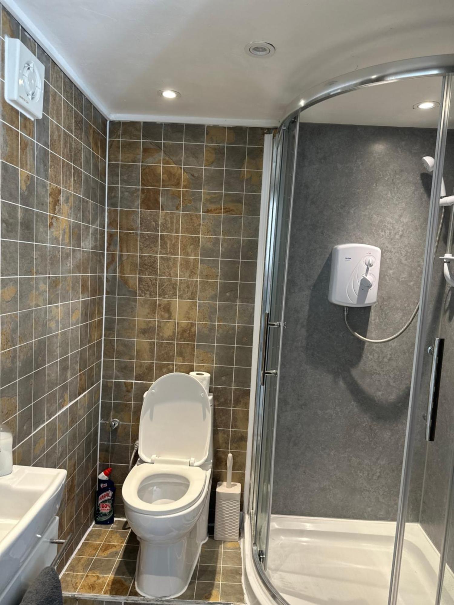 Outhouse Fully Equipped Gasthof London