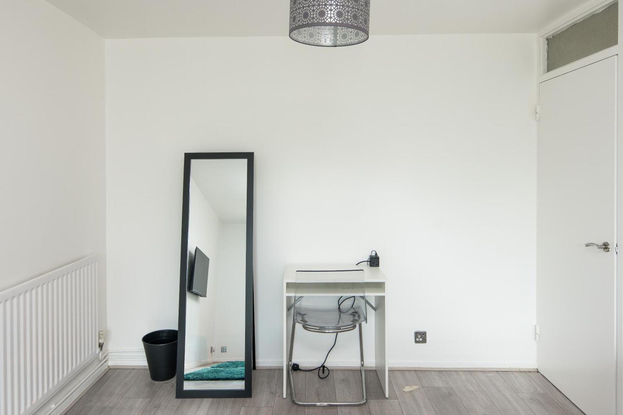 Stylish With Wifi And Easy Access To Apartment