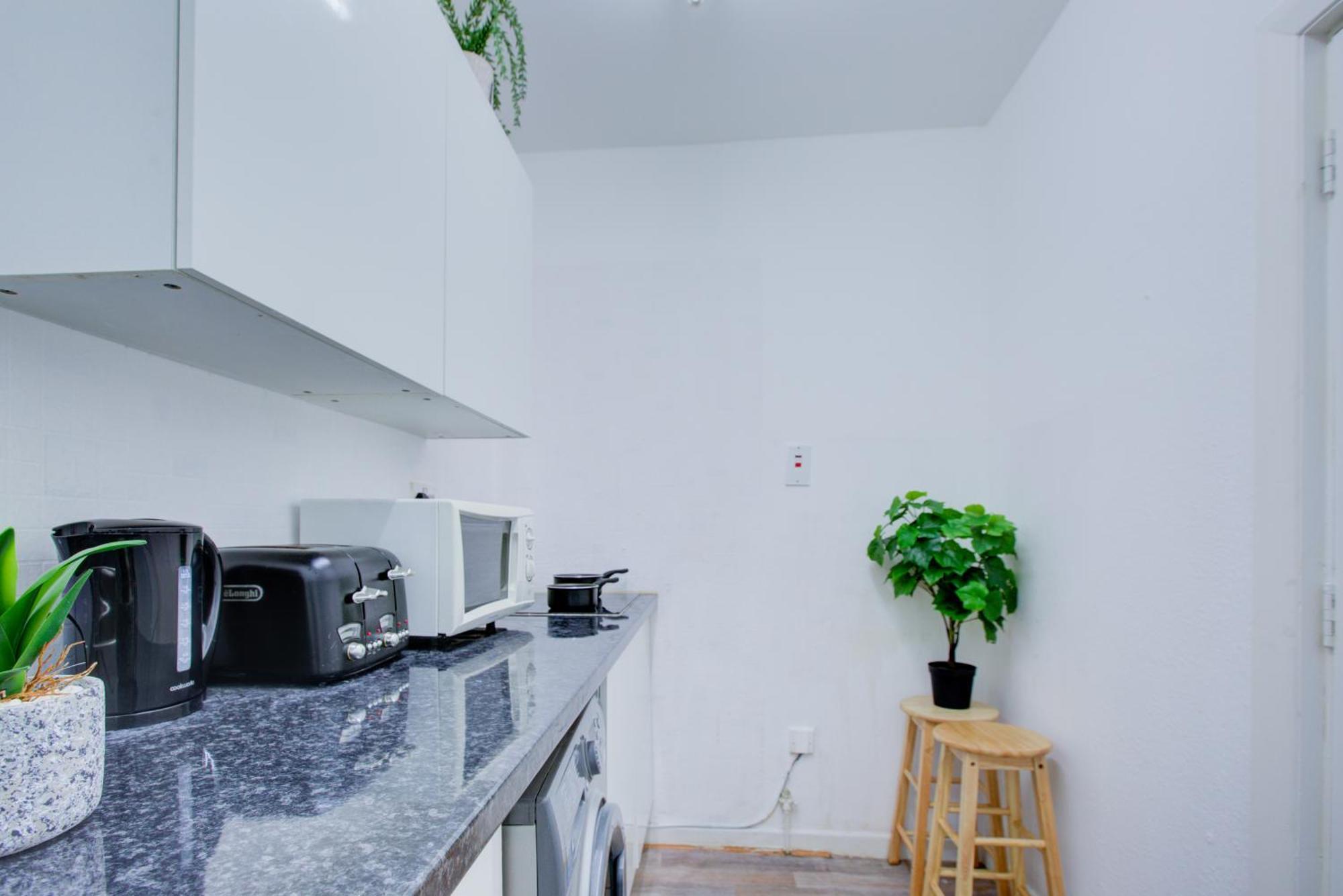 2 Bedroom And Living Edgware Road, Central Apartamento Londres