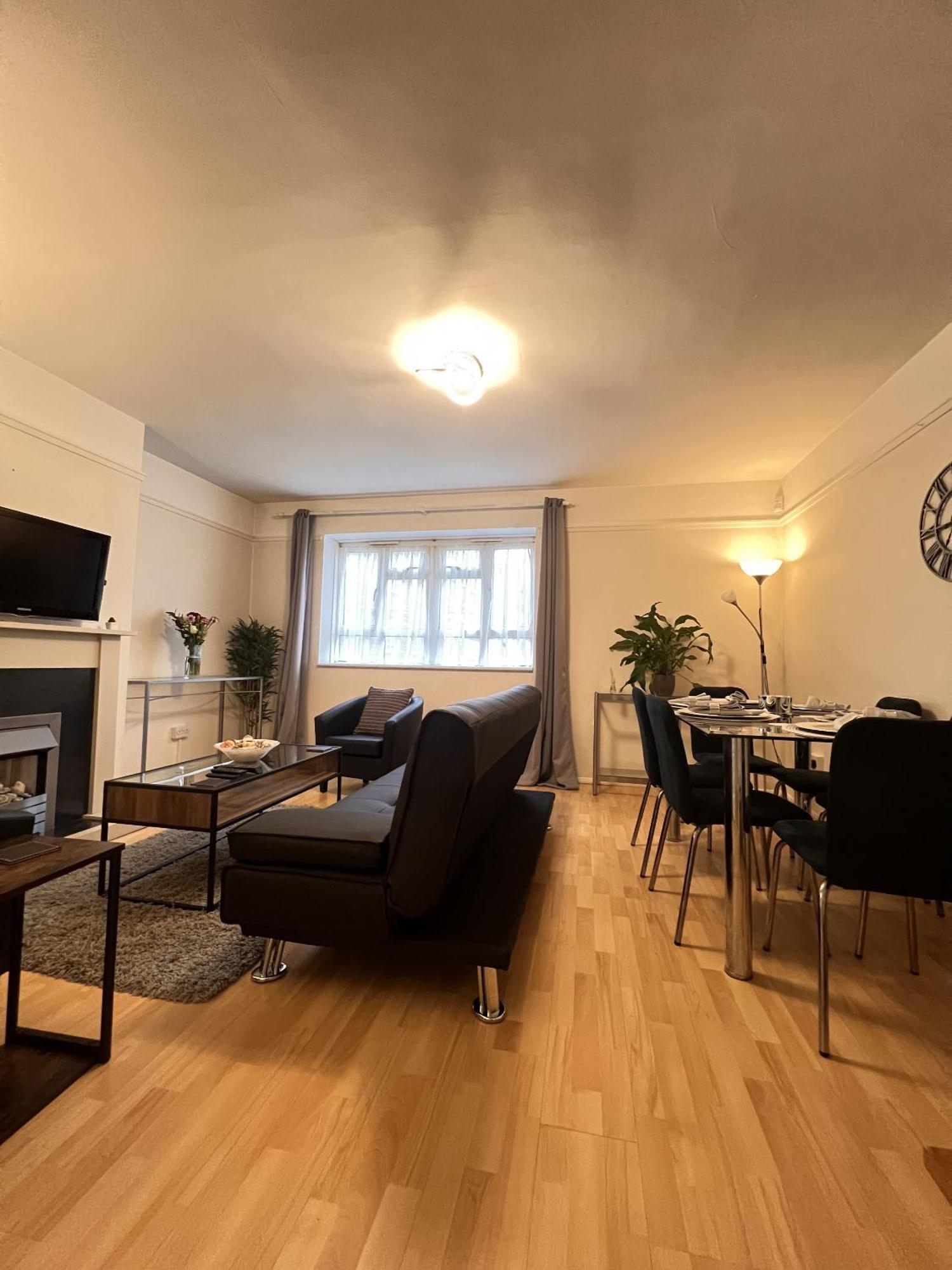 Glazebrook Apartment