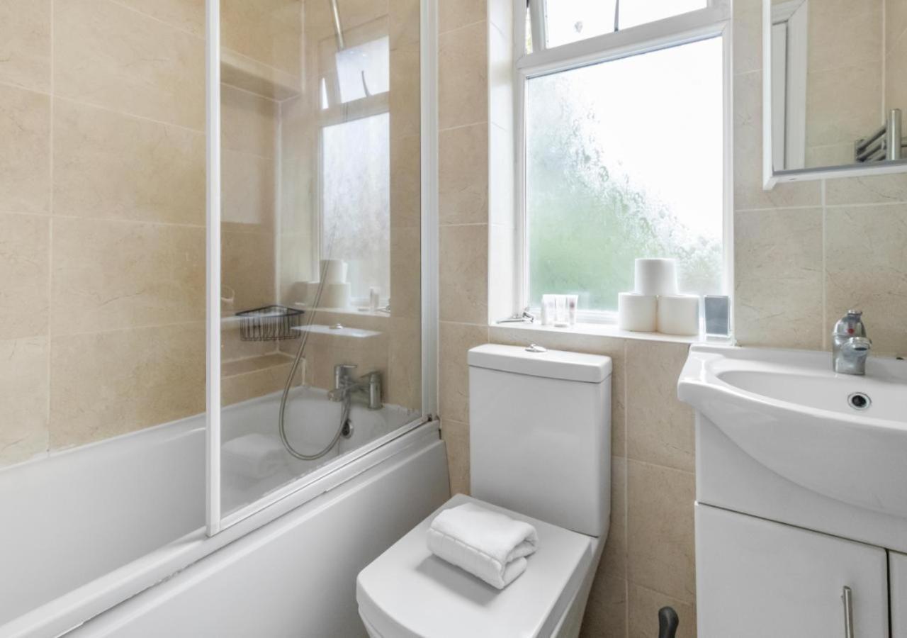 The Roundway Styles & Cosy Private In Appartement *