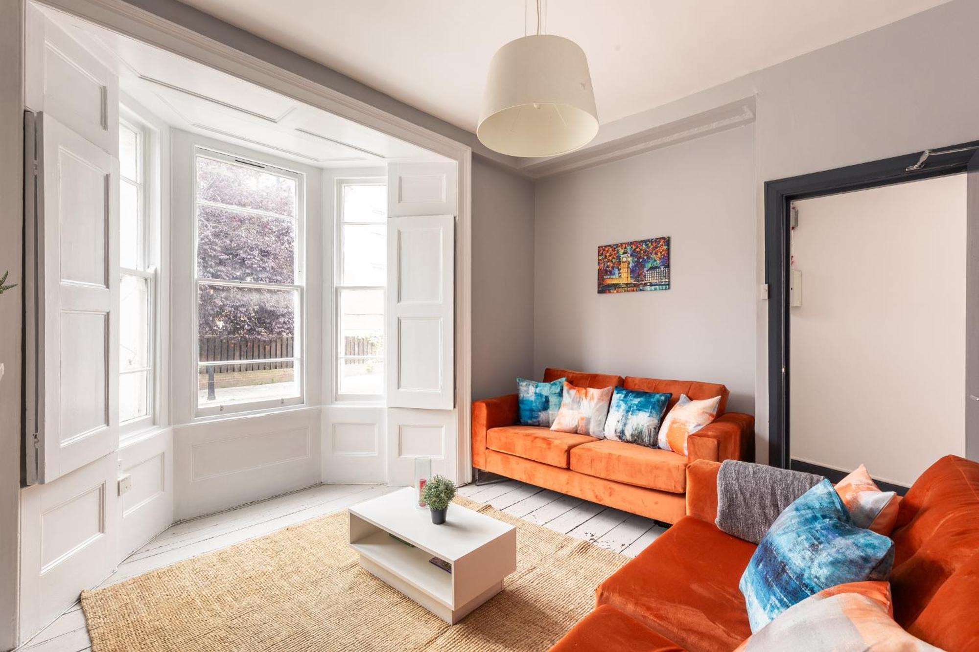 Ferienhaus Spacious 6 Ensuite Bedroom House In