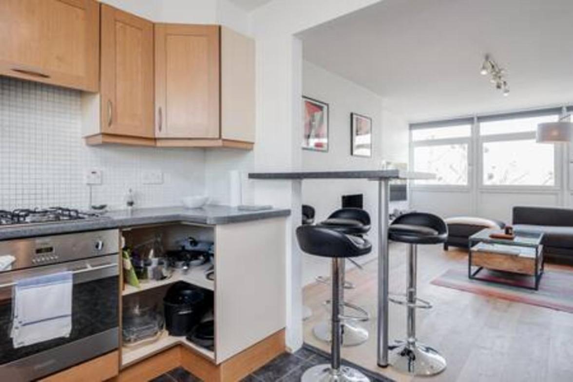 Spacious 2bed In Location Holland Park-n Hill Apartment London