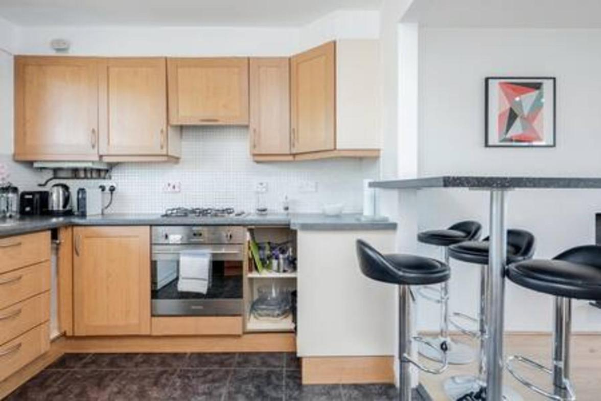 Apartment Spacious 2bed In Location Holland Park-n Hill *