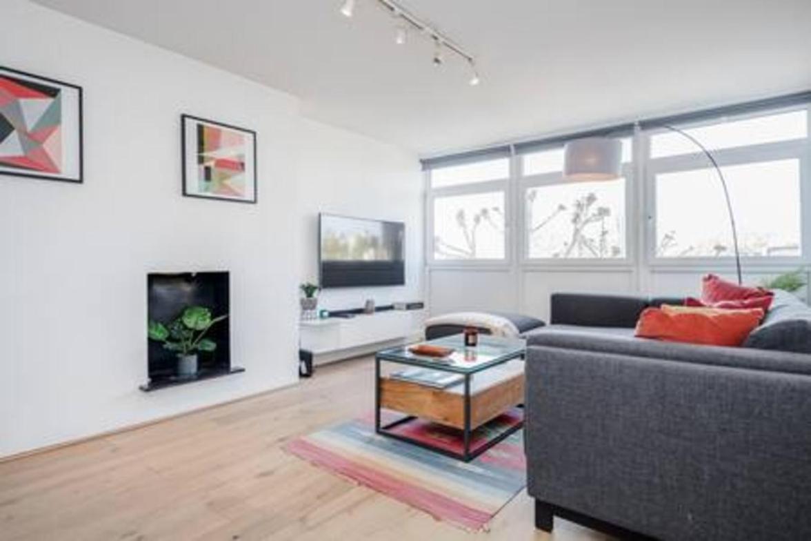 Spacious 2bed In Location Holland Park-n Hill Apartment *