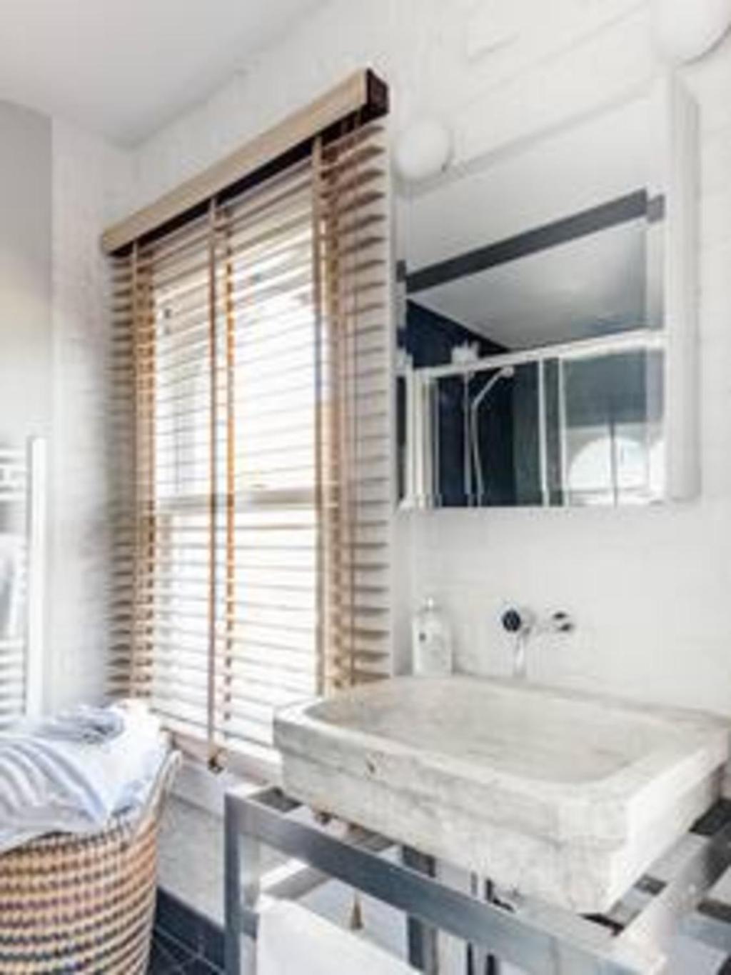 Experience In Amazing Reconverted Gin House London