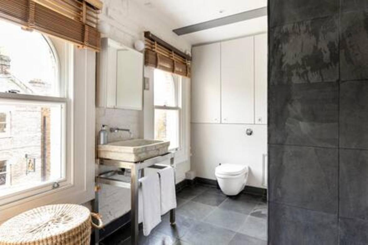 Apartment Experience In Amazing Reconverted Gin House London