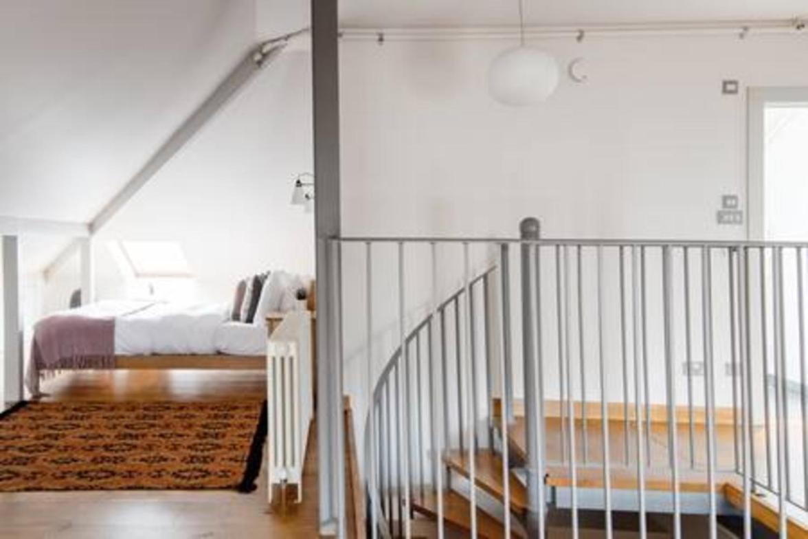 Experience In Amazing Reconverted Gin House *