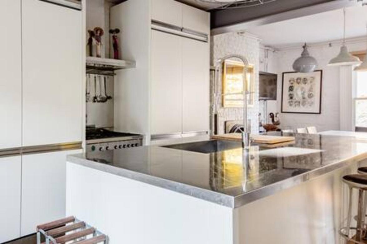 Apartment Experience In Amazing Reconverted Gin House London