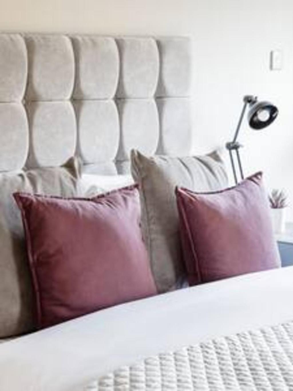 Experience In Amazing Reconverted Gin House Apartment London