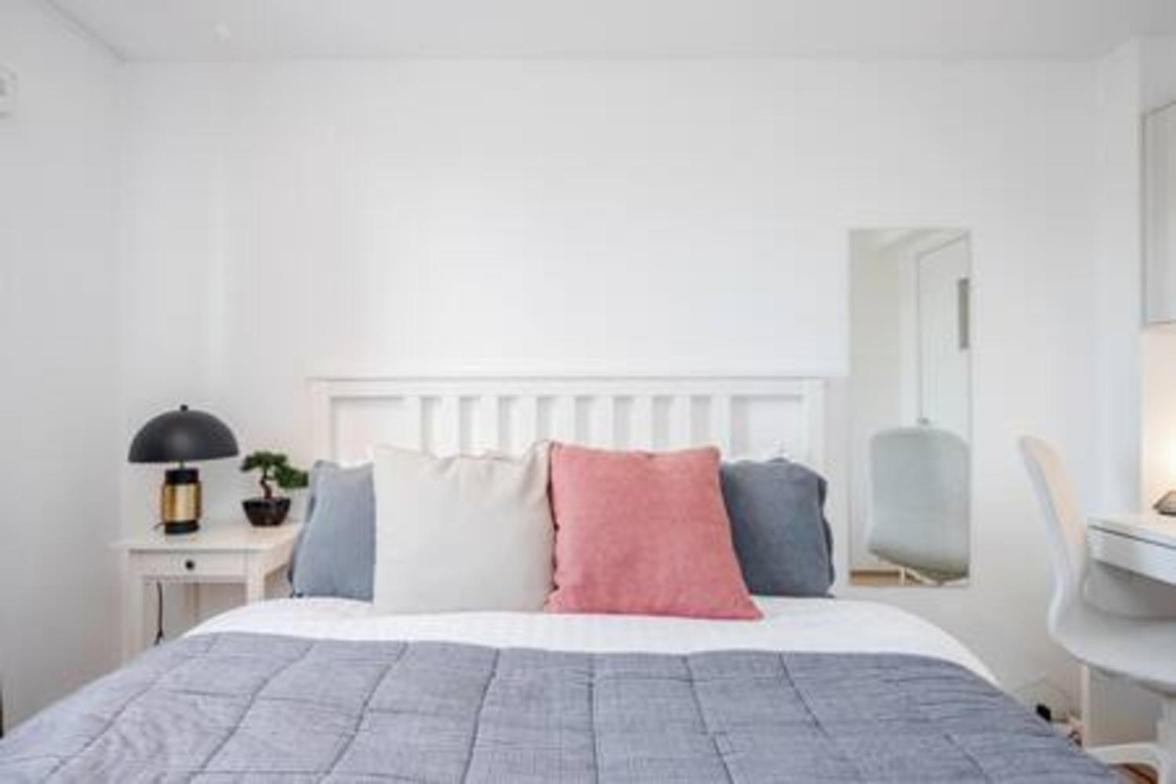 Spacious 2bed In Location Holland Park-n Hill