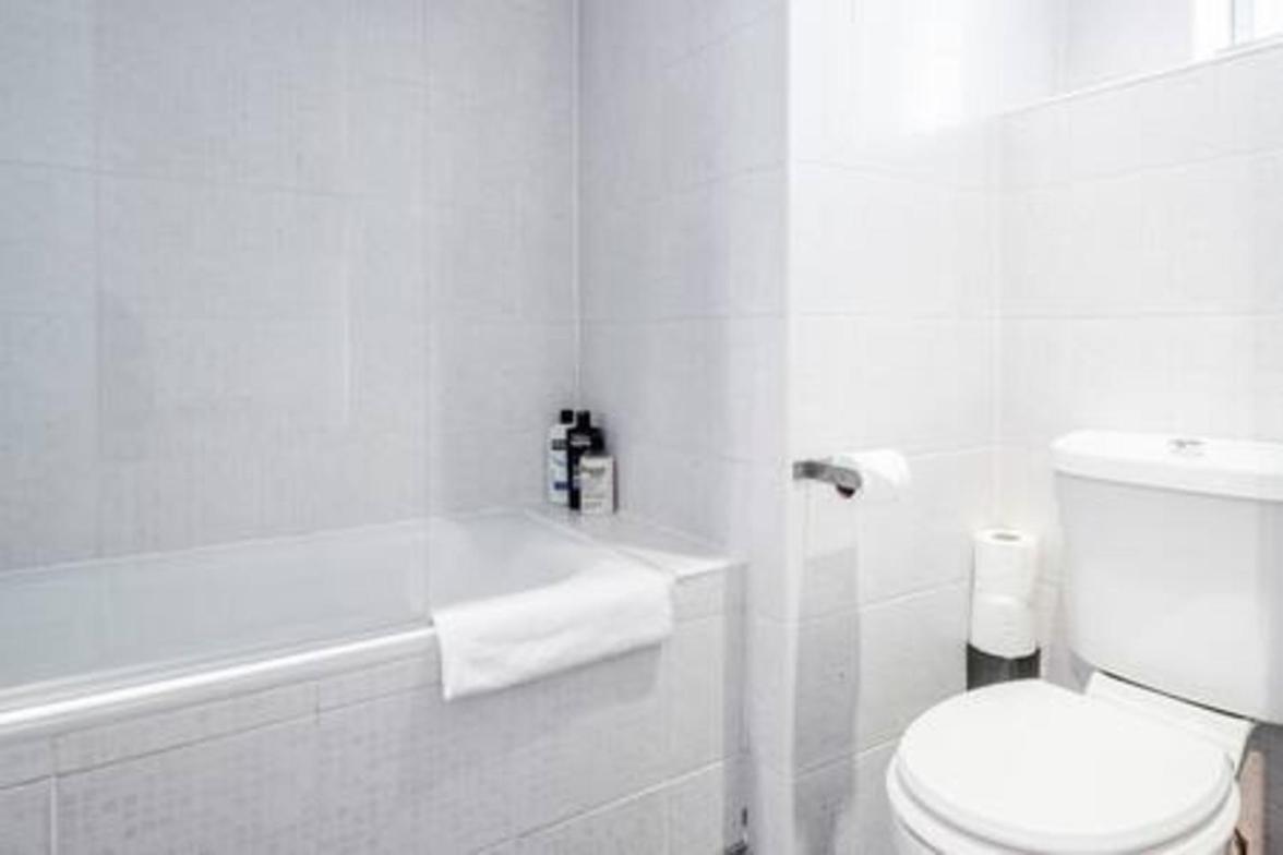Apartment Spacious 2bed In Location Holland Park-n Hill *