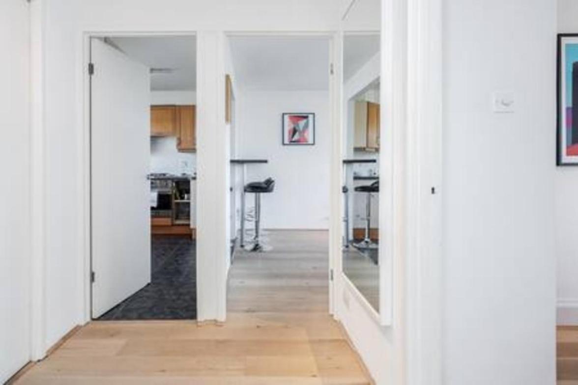 Spacious 2bed In Location Holland Park-n Hill Apartment London