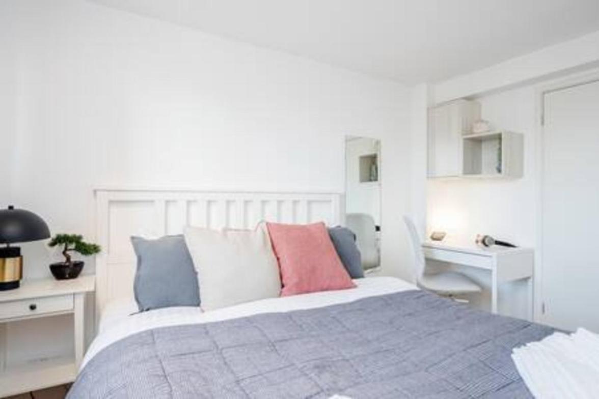 Spacious 2bed In Location Holland Park-n Hill