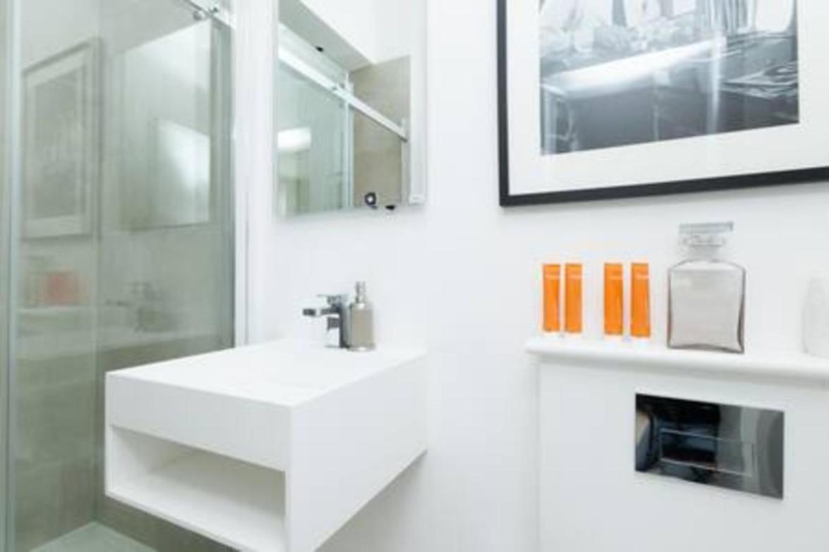 Modern Stylish 2bed2bath Close To Kings Road Apartment