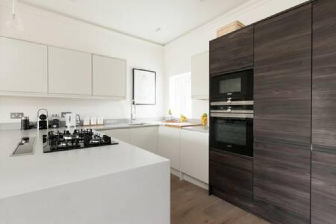 Modern Stylish 2bed2bath Close To Kings Road Apartment London