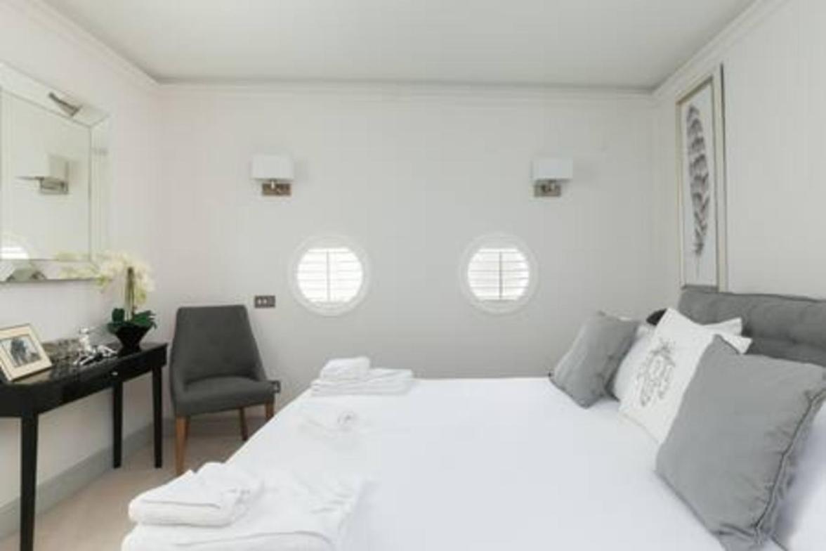 Modern Stylish 2bed2bath Close To Kings Road