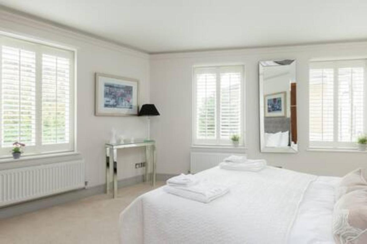 Apartment Modern Stylish 2bed2bath Close To Kings Road *