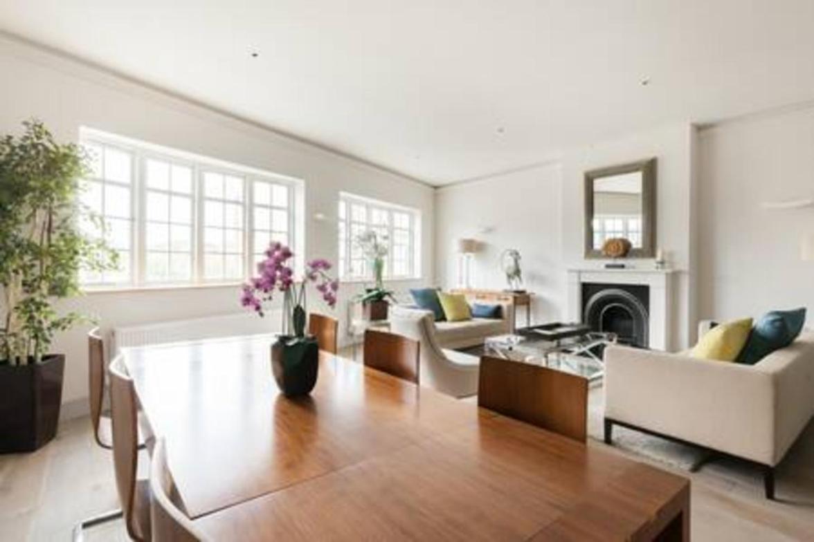 Modern Stylish 2bed2bath Close To Kings Road *
