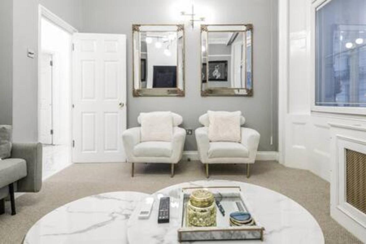 Beautiful Refurbished 2bed2bath Next To Hyde Park