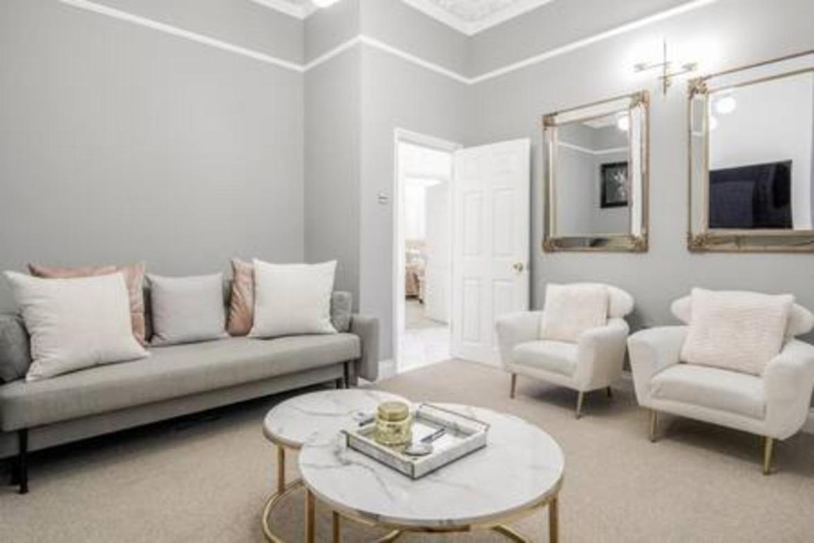 Beautiful Refurbished 2bed2bath Next To Hyde Park Apartment London