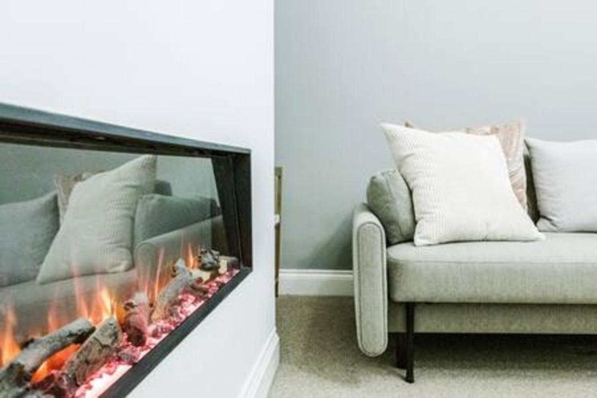Beautiful Refurbished 2bed2bath Next To Hyde Park *