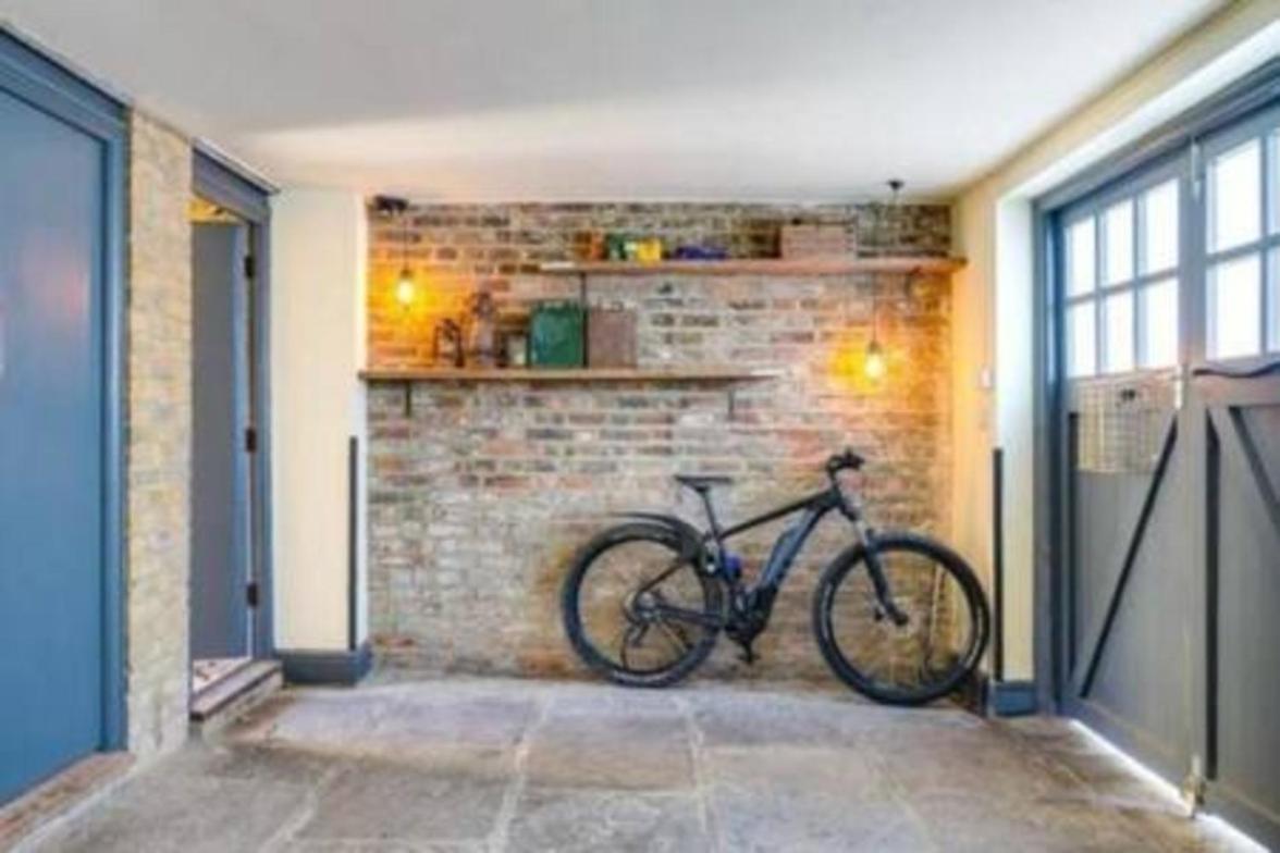 Fabulous Oasis For Unique Experience In Clapham Holiday home London