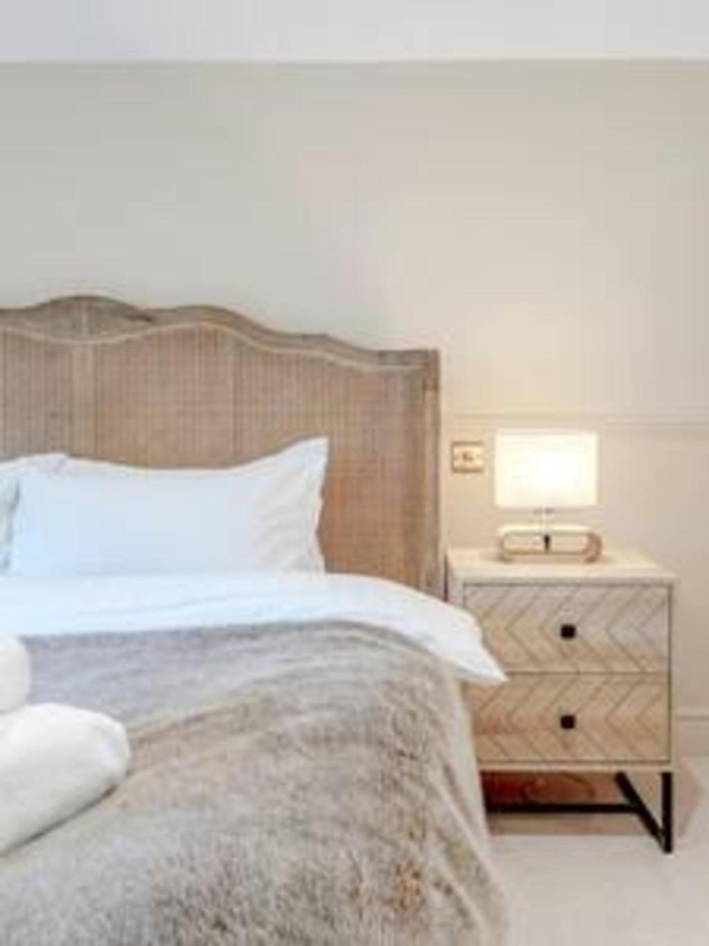 Fabulous Oasis For Unique Experience In Clapham Holiday home *