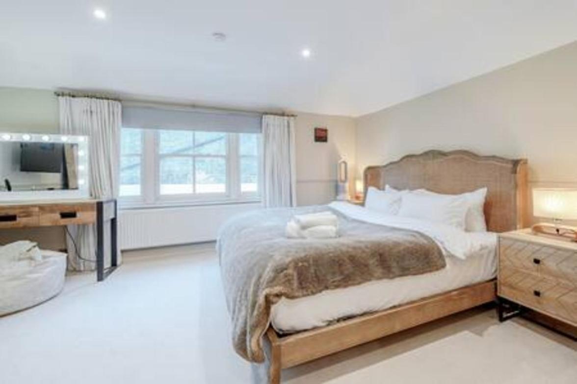 Fabulous Oasis For Unique Experience In Clapham