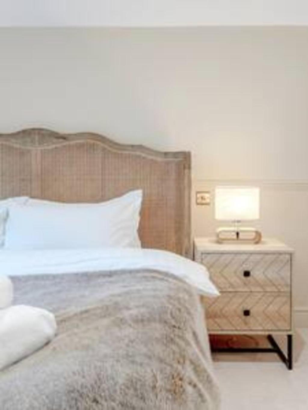 Fabulous Oasis For Unique Experience In Clapham Holiday home