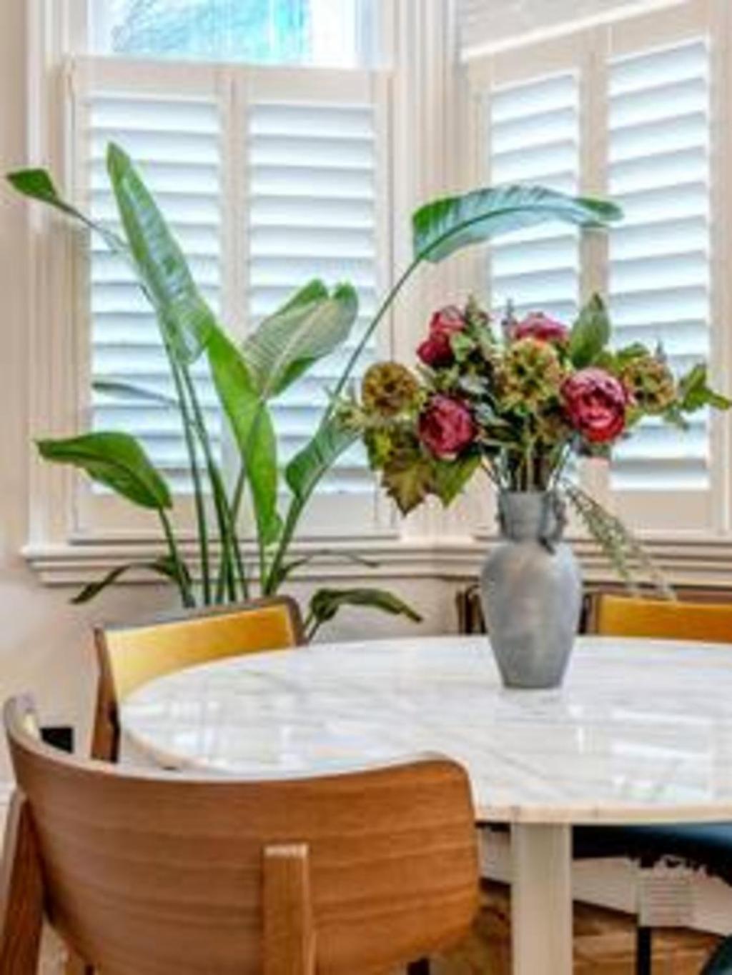 Modern Spacious In Chelsea By Kings Road London