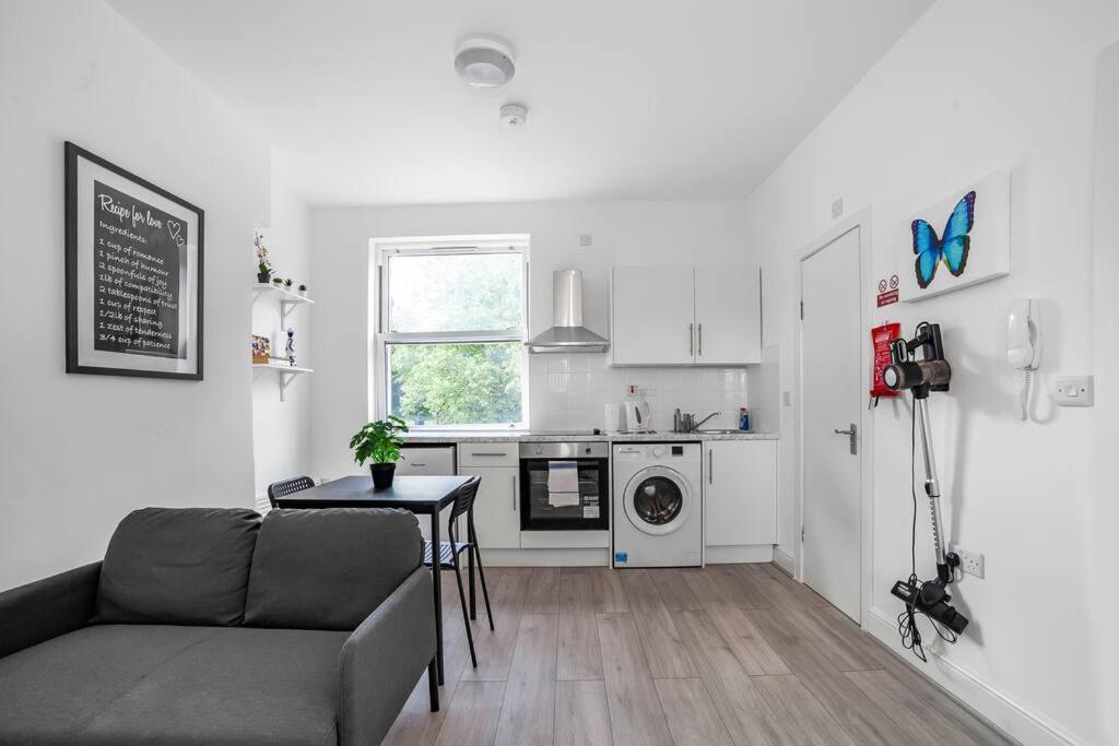 Excellent Location 1 Bed Flat By Tower Bridge Londen
