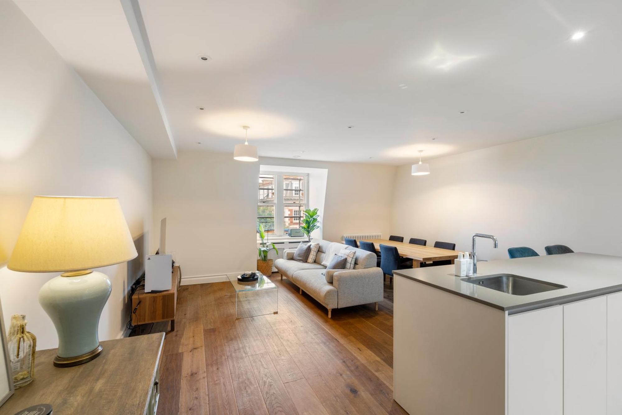 Private In Elegant Duplex * London