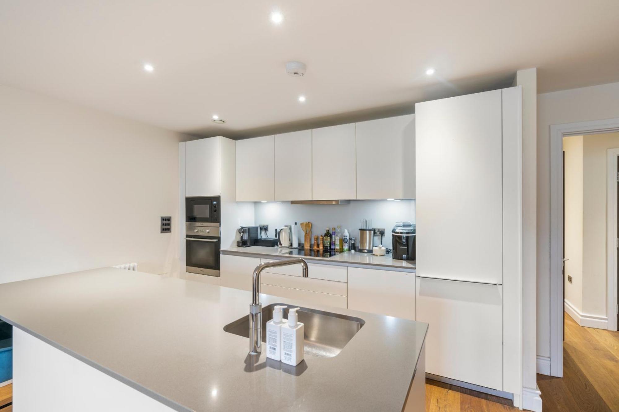 Private In Elegant Duplex * London