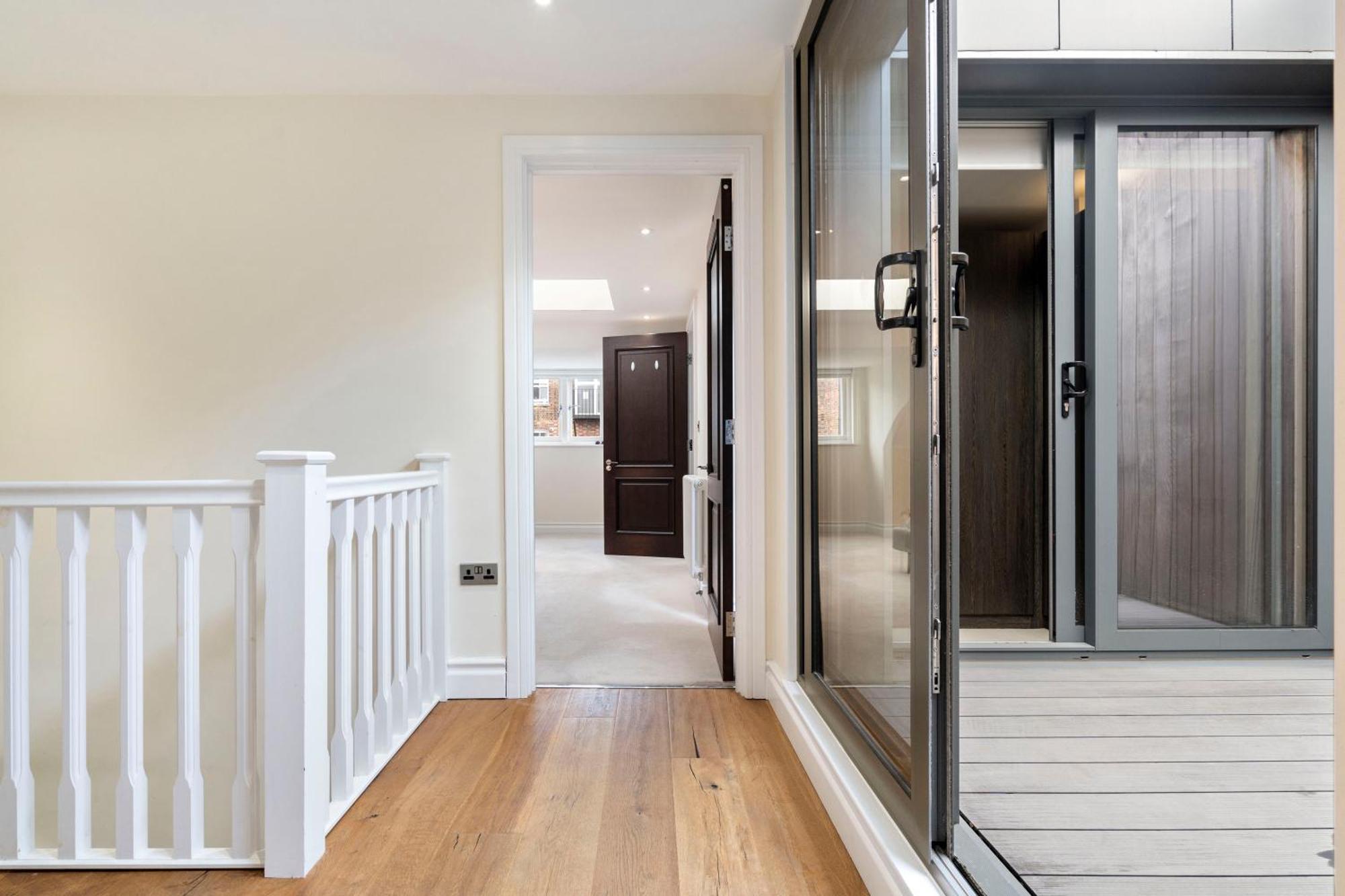 Private In Elegant Duplex Homestay *