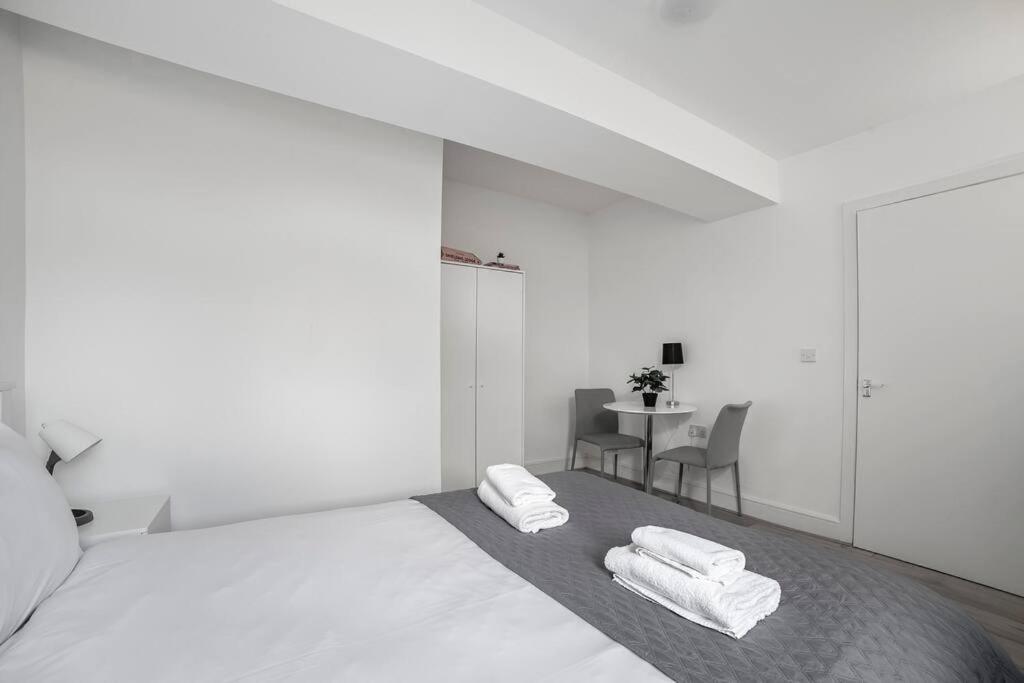 Apartment Modern Semi-studio Flat In Historic Setting
