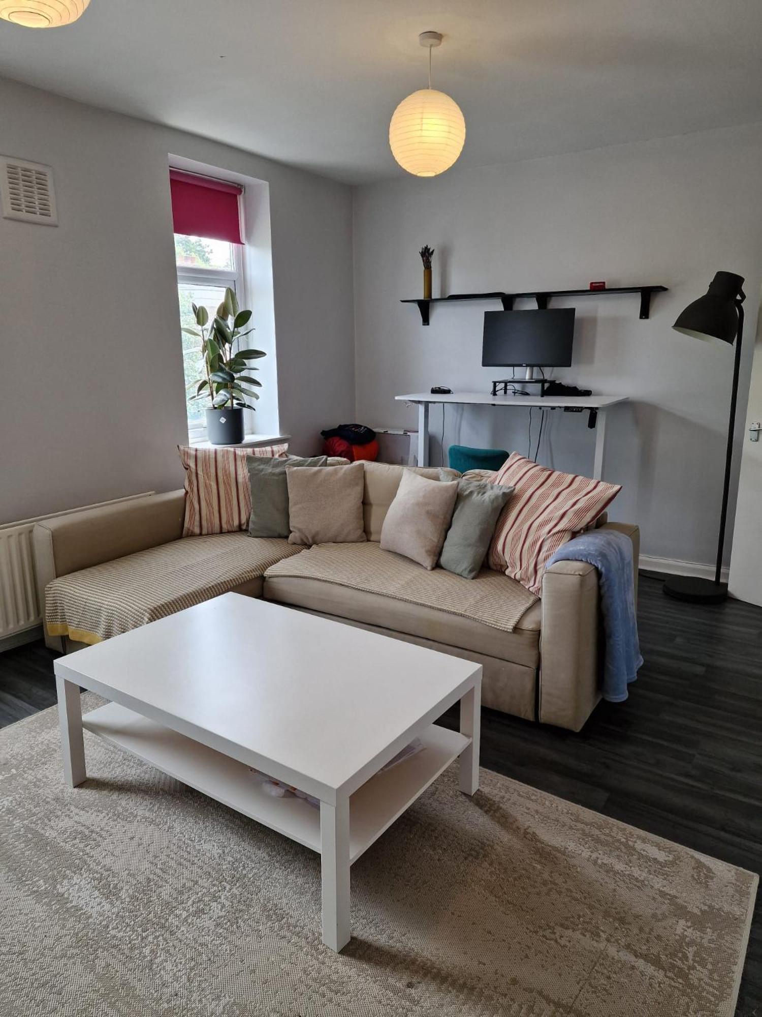 Two Bedroom Duplex In Angel High Street *