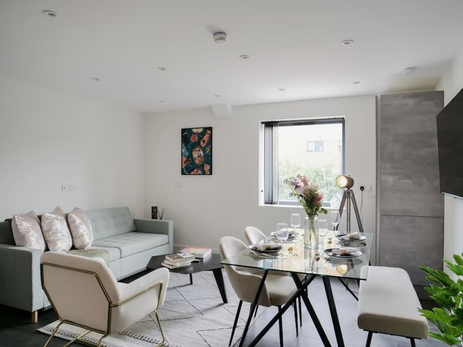 Modern One Bedroom Flat In The Heart Of *