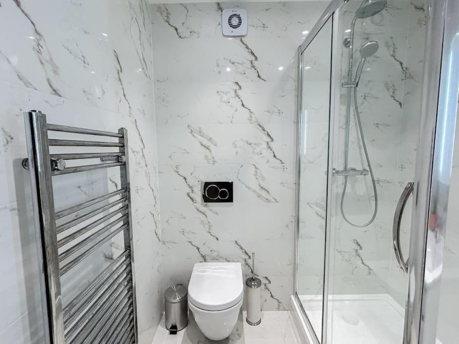 Modern One Bedroom Flat In The Heart Of