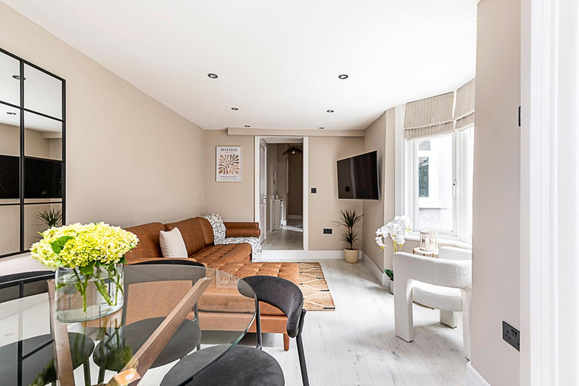 Luxurious 3 Bed Flat With Patio And Garden London
