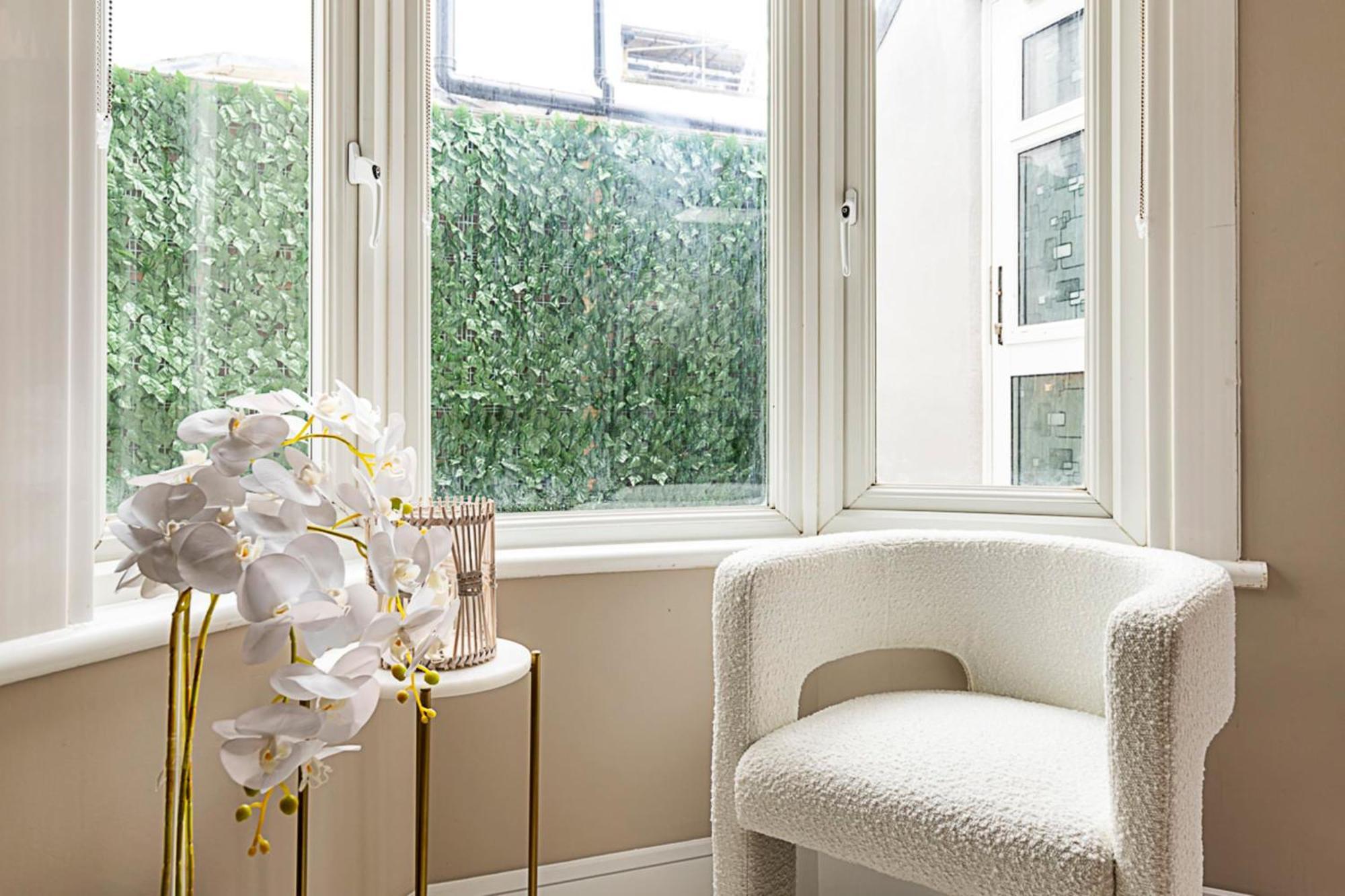 Luxurious 3 Bed Flat With Patio And Garden Apartment